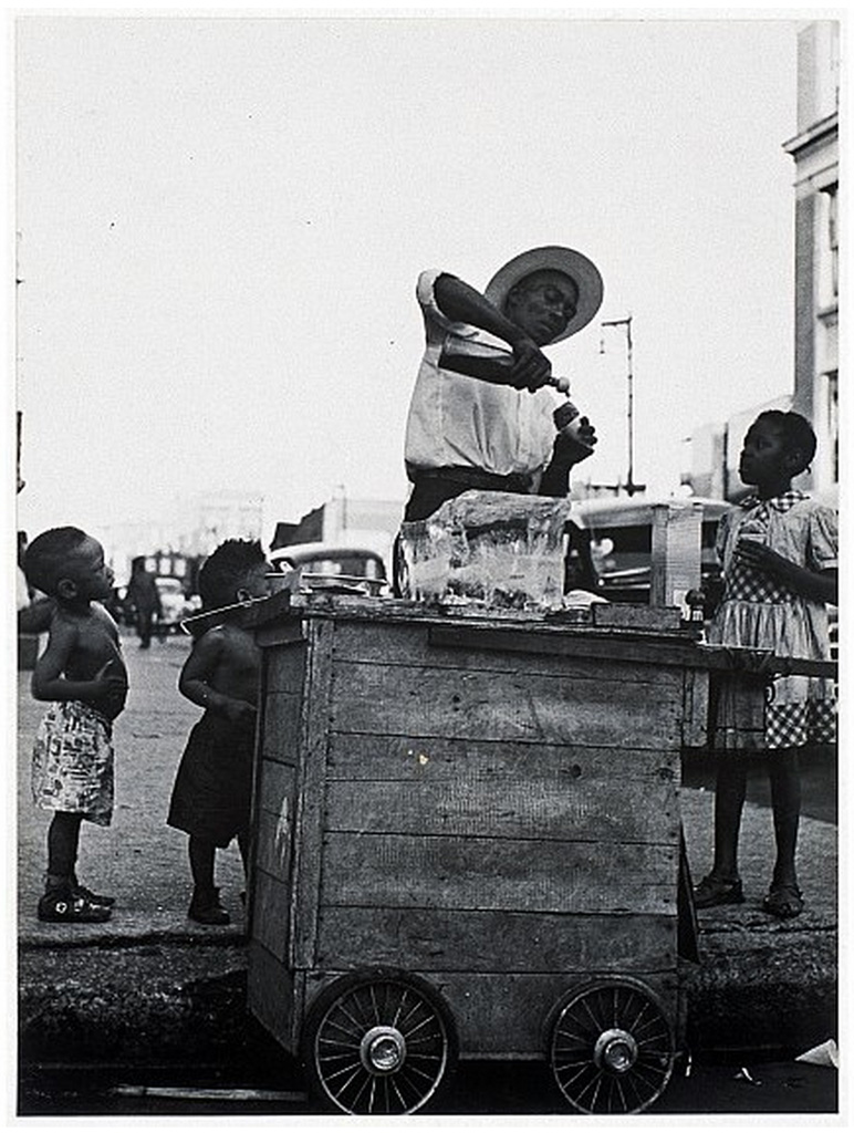 Chicago, Little Ones
c.1960
©Kochi Prefecture, Ishimoto Yasuhiro Photo Center